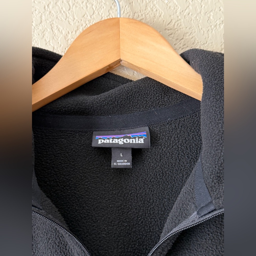 Patagonia Women’s Black Fleece Quarter Zip, Sz LG - Picture 3 of 6
